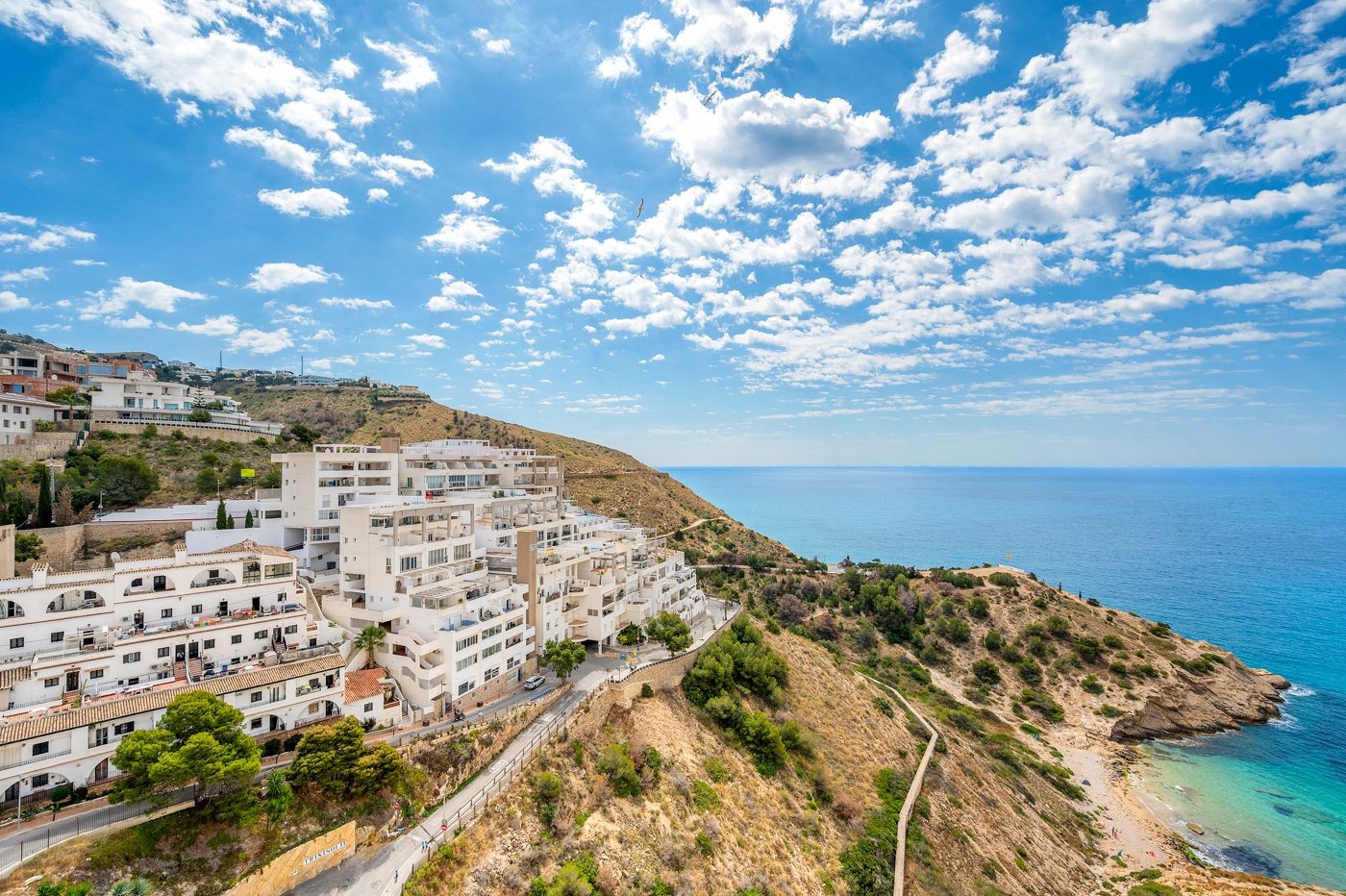   We present a&amp;nbsp;rare opportunity&amp;nbsp;in one of&amp;nbsp;Benidorm’s most privileged locations: right next to the iconic&amp;nbsp;Hotel Lid