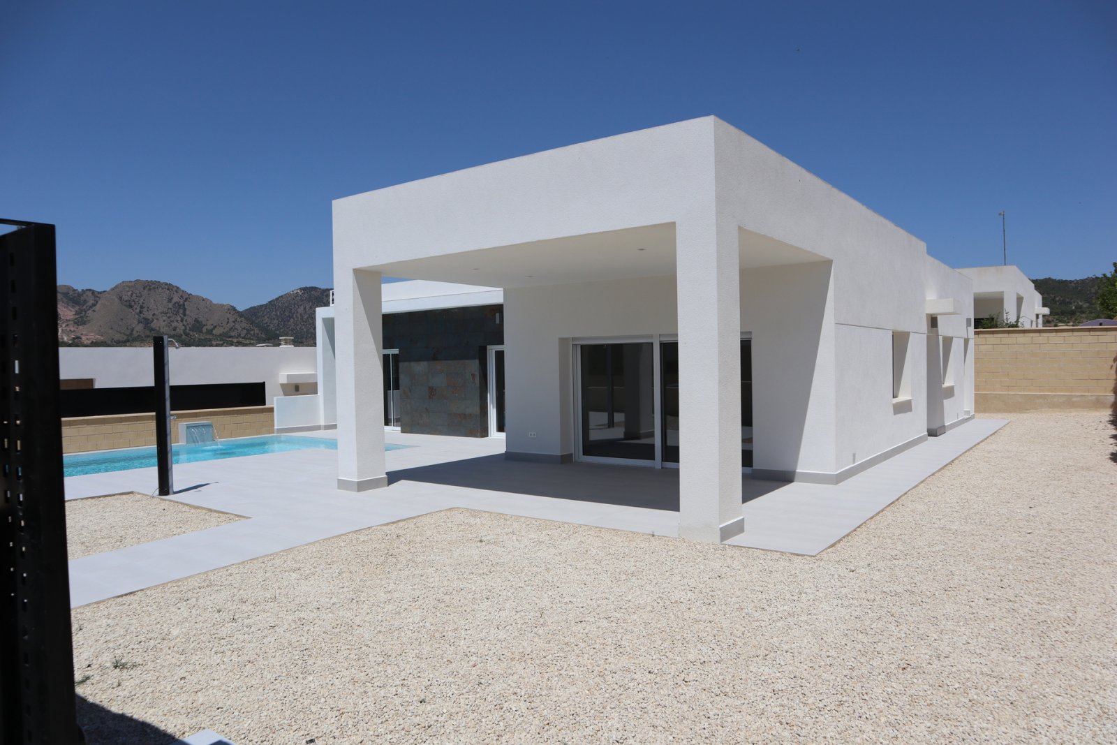 La Romana:  In der charmanten Ortschaft La Romana gelegen, bietet dieses freistehende Chalet eine ruhige und komfortable Umgebung für diejenigen, die ein Zuhause 