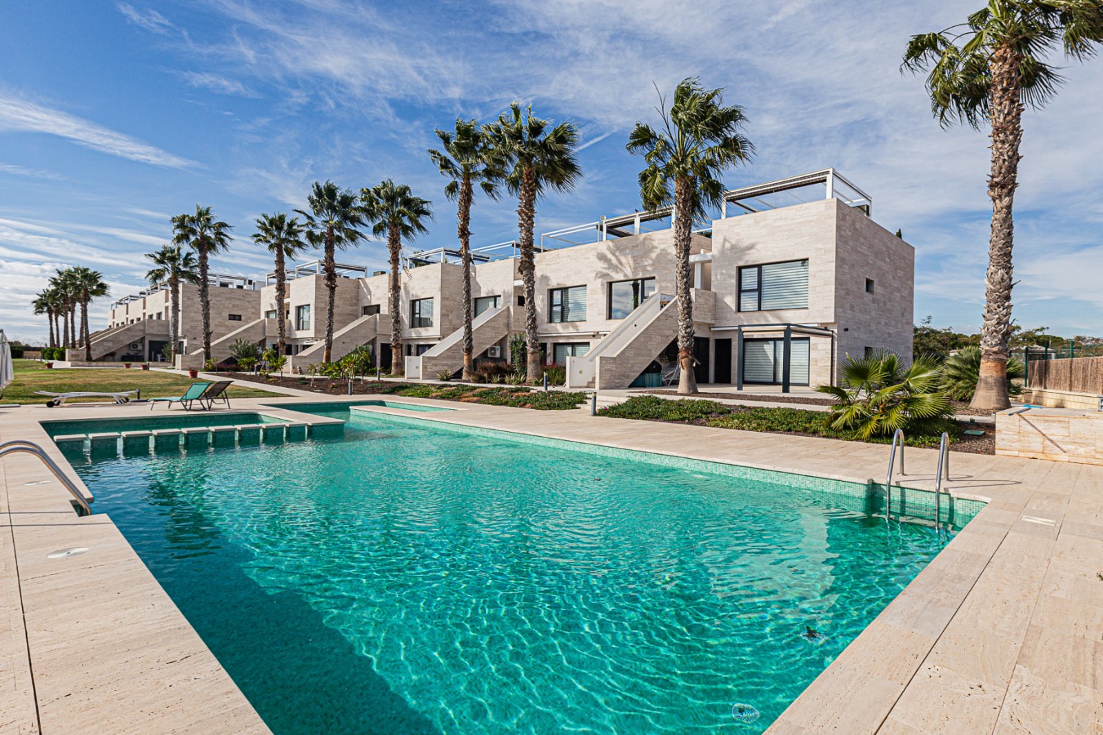  Top Wiederverkauf einer modernen Dachgeschosswohnung auf dem Golfplatz Lo Romero. Die Unterkunft liegt innerhalb des Golfplatzgeländes in einer gesch
