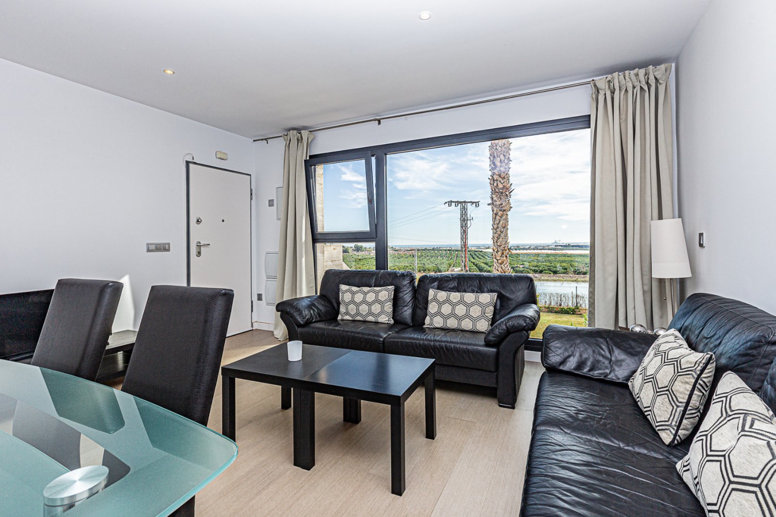 Top Wiederverkauf einer modernen Dachgeschosswohnung auf dem Golfplatz Lo Romero. Die Unterkunft liegt innerhalb des Golfplatzgeländes in einer gesch