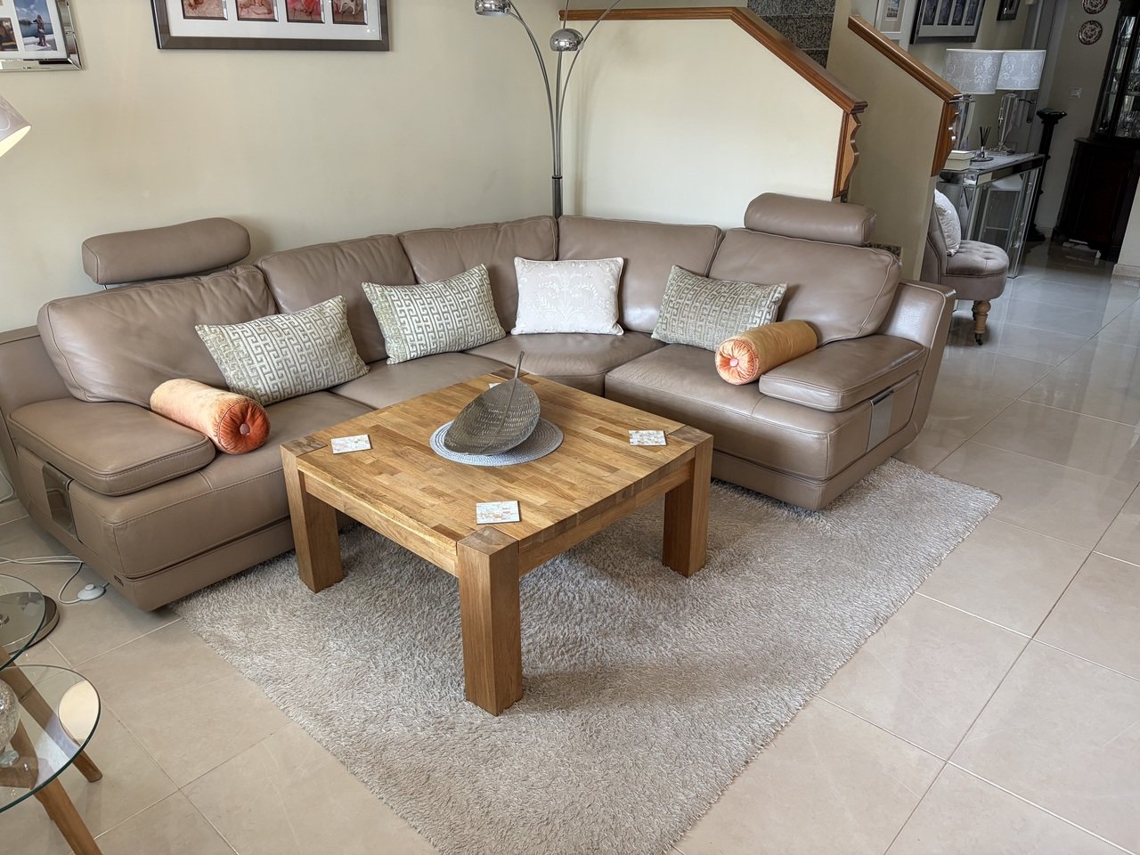   Outstanding 3 Bed, 3 Bath South facing Townhouse with large converted basement offering an additional room with En Suite bathroom. This is a fantast