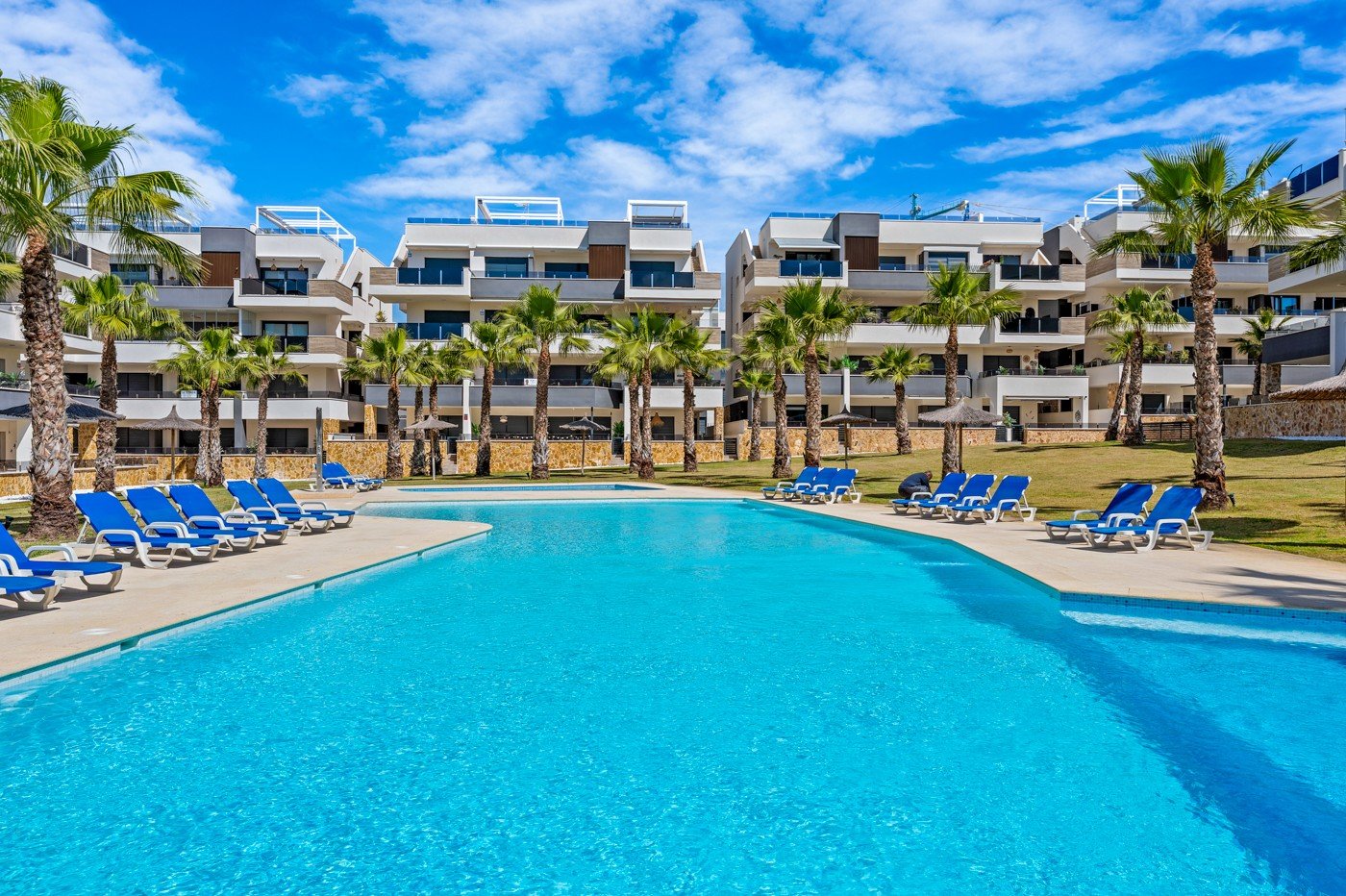  Luxuswohnung im Resort Amanecer X, gelegen im beliebten Viertel Los Altos in Orihuela Costa. Diese stilvolle und moderne Wohnung wurde 2024 fertigges