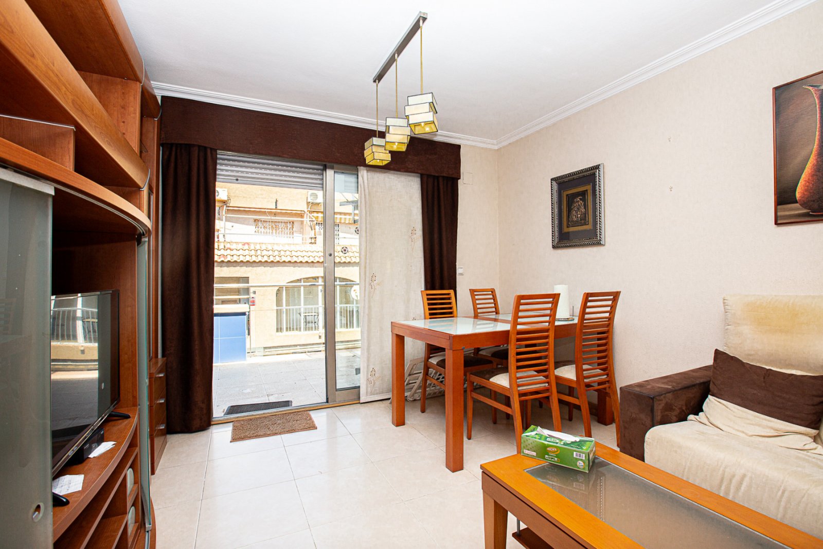  Penthouse in der fünften Etage, das Luxus, Komfort und eine beneidenswerte Lage bietet. Mit drei Schlafzimmern und zwei Bädern, einschließlich eines 