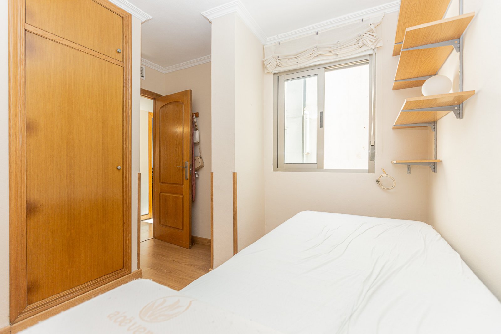  Penthouse in der fünften Etage, das Luxus, Komfort und eine beneidenswerte Lage bietet. Mit drei Schlafzimmern und zwei Bädern, einschließlich eines 