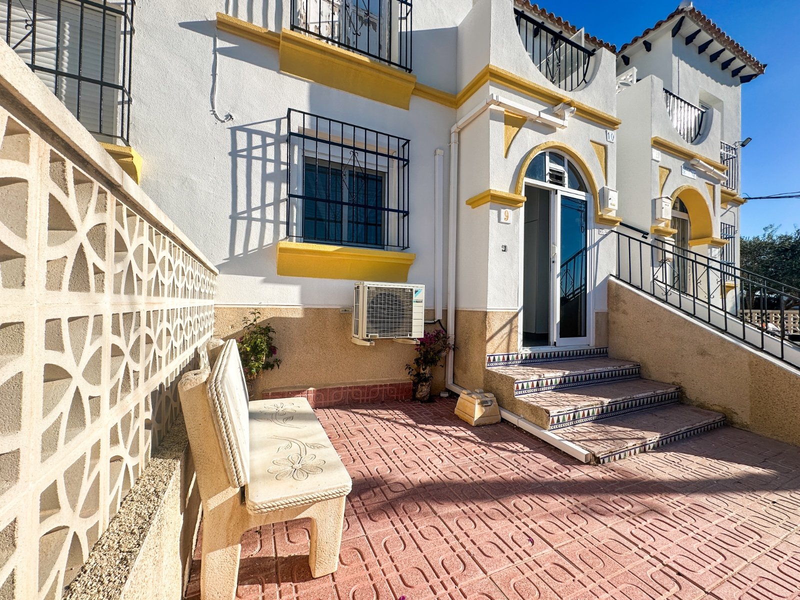  Diese wunderschön renovierte 1-Zimmer-Wohnung im Mirador del Mediterráneo in Villamartín bietet eine perfekte Kombination aus Komfort und Bequemlichk