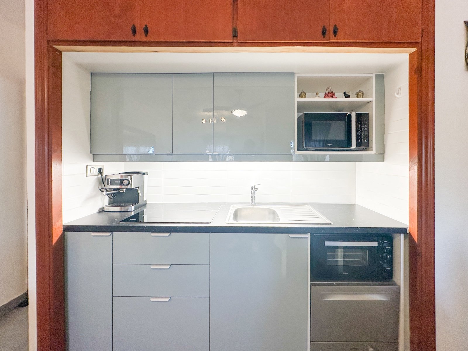  Diese wunderschön renovierte 1-Zimmer-Wohnung im Mirador del Mediterráneo in Villamartín bietet eine perfekte Kombination aus Komfort und Bequemlichk