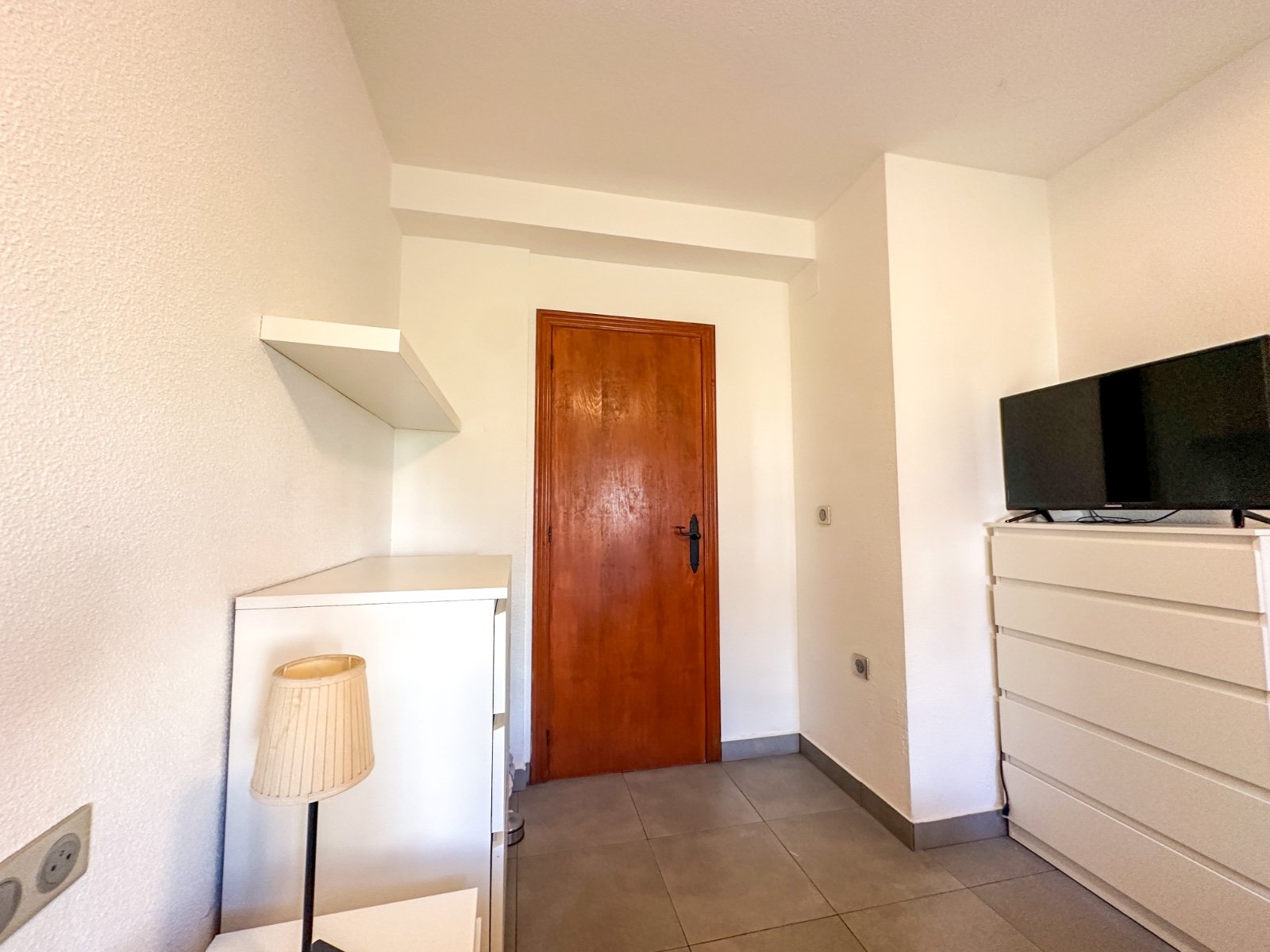  Diese wunderschön renovierte 1-Zimmer-Wohnung im Mirador del Mediterráneo in Villamartín bietet eine perfekte Kombination aus Komfort und Bequemlichk