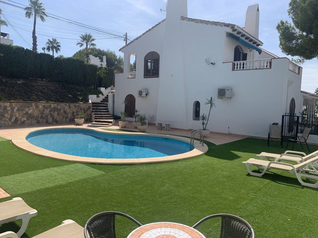   Price reduced to 849,900 Amazing Independent Villa with Golf Course Views in Villamartin**Discover this stunning 4-bedroom, Spanish-style villa, nes
