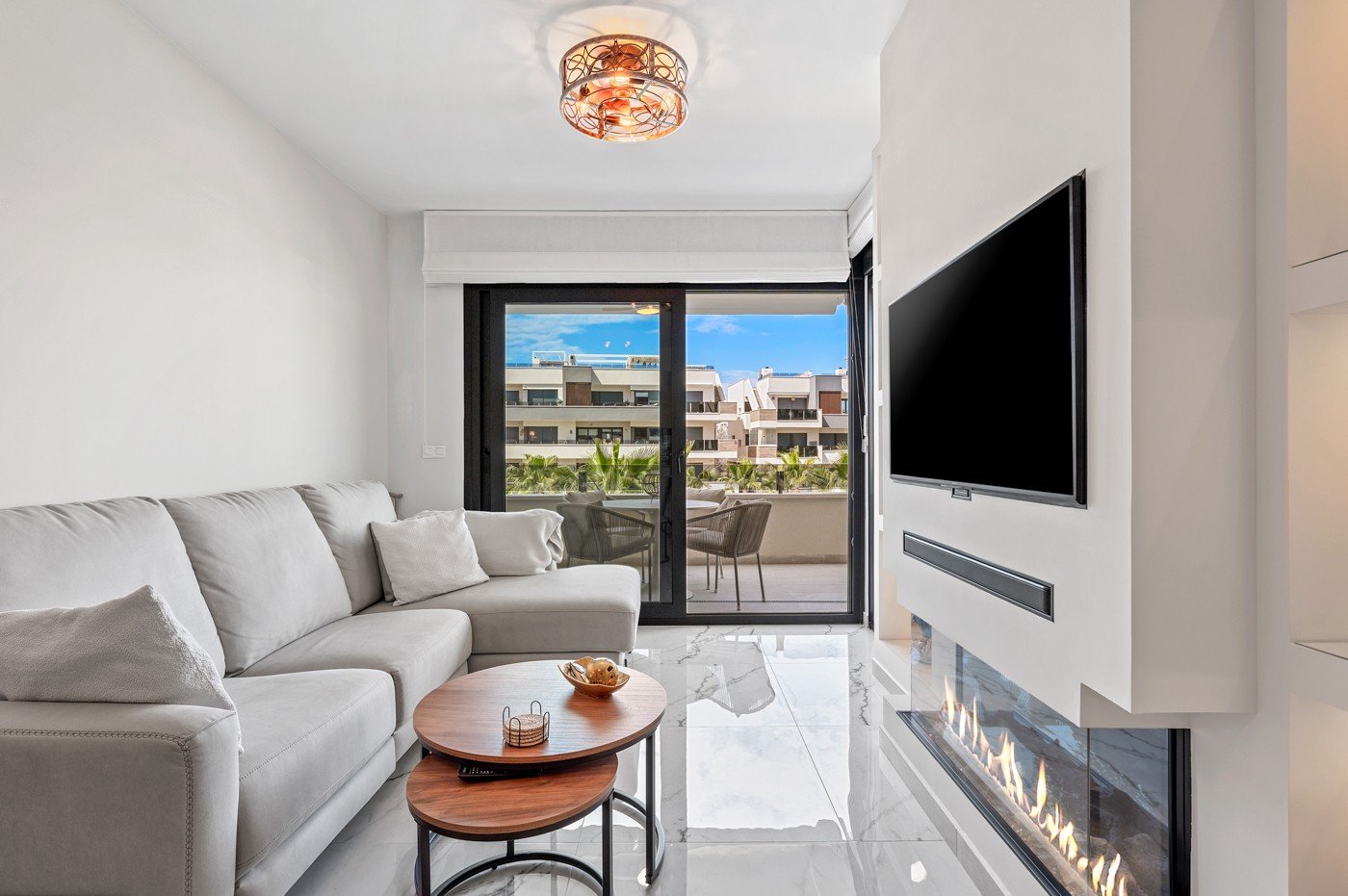  Luxuswohnung im Resort Amanecer X, gelegen im beliebten Viertel Los Altos in Orihuela Costa. Diese stilvolle und moderne Wohnung wurde 2024 fertigges