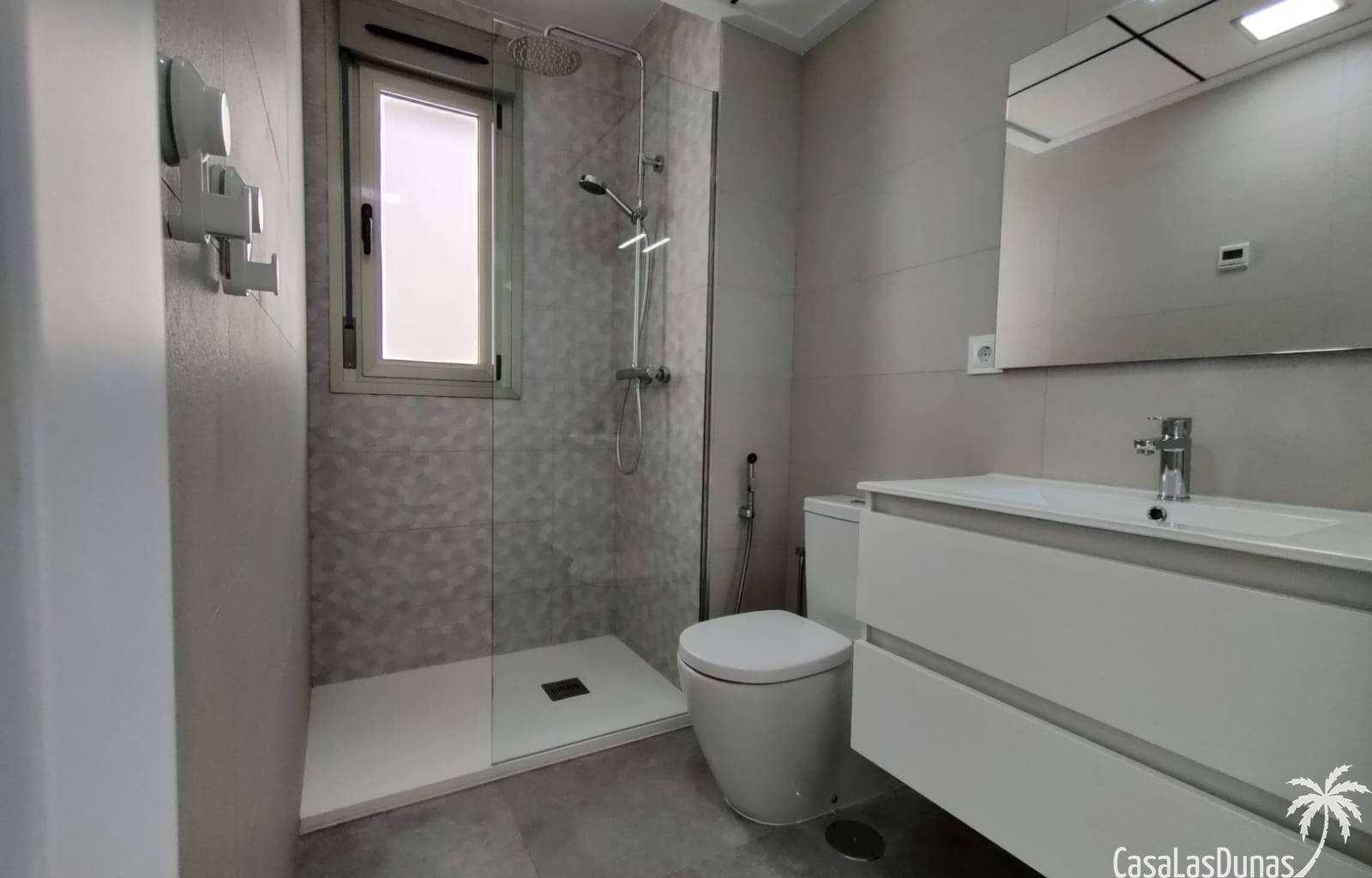  Schöne neue Villa mit privatem Pool. Genießen Sie Luxus und Ruhe in der Villa Diego, bestehend aus 3 Schlafzimmern und 3 Badezimmern, darunter 1 Schl