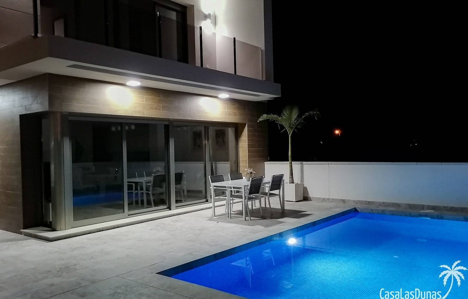  Schöne neue Villa mit privatem Pool. Genießen Sie Luxus und Ruhe in der Villa Diego, bestehend aus 3 Schlafzimmern und 3 Badezimmern, darunter 1 Schl