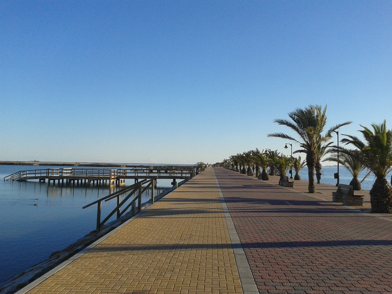  Exklusiver Neubau-Bungalow, 1 Schlafzimmer, 1 Badezimmer, Gemeinschaftspool in San Pedro del Pinatar – nur 3 km zum Strand!
Diese exklusive