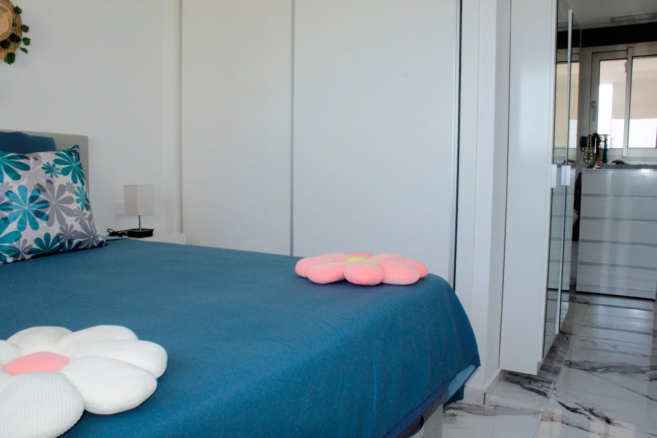  Erleben Sie modernes mediterranes Wohnen in diesem atemberaubenden Luxusapartment mit 2 Schlafzimmern in idealer Lage im Herzen von Villamartín, nur 