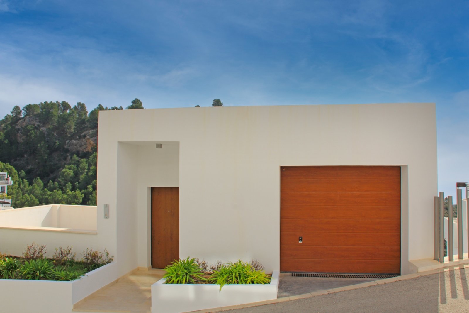  Diese Immobilien befinden sich in der exklusiven Ortschaft Altea und bieten ein einzigartiges Wohnerlebnis mit beeindruckendem Meerblick. Die Anlage 