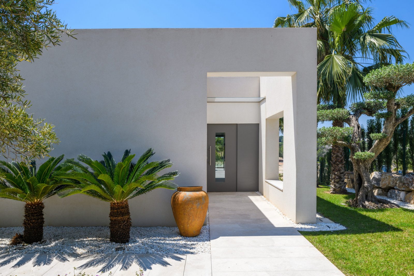  In der exklusiven Gegend von Dehesa de Campoamor gelegen, bietet diese Sammlung von 16 Immobilien eine privilegierte Umgebung für diejenigen, die ein