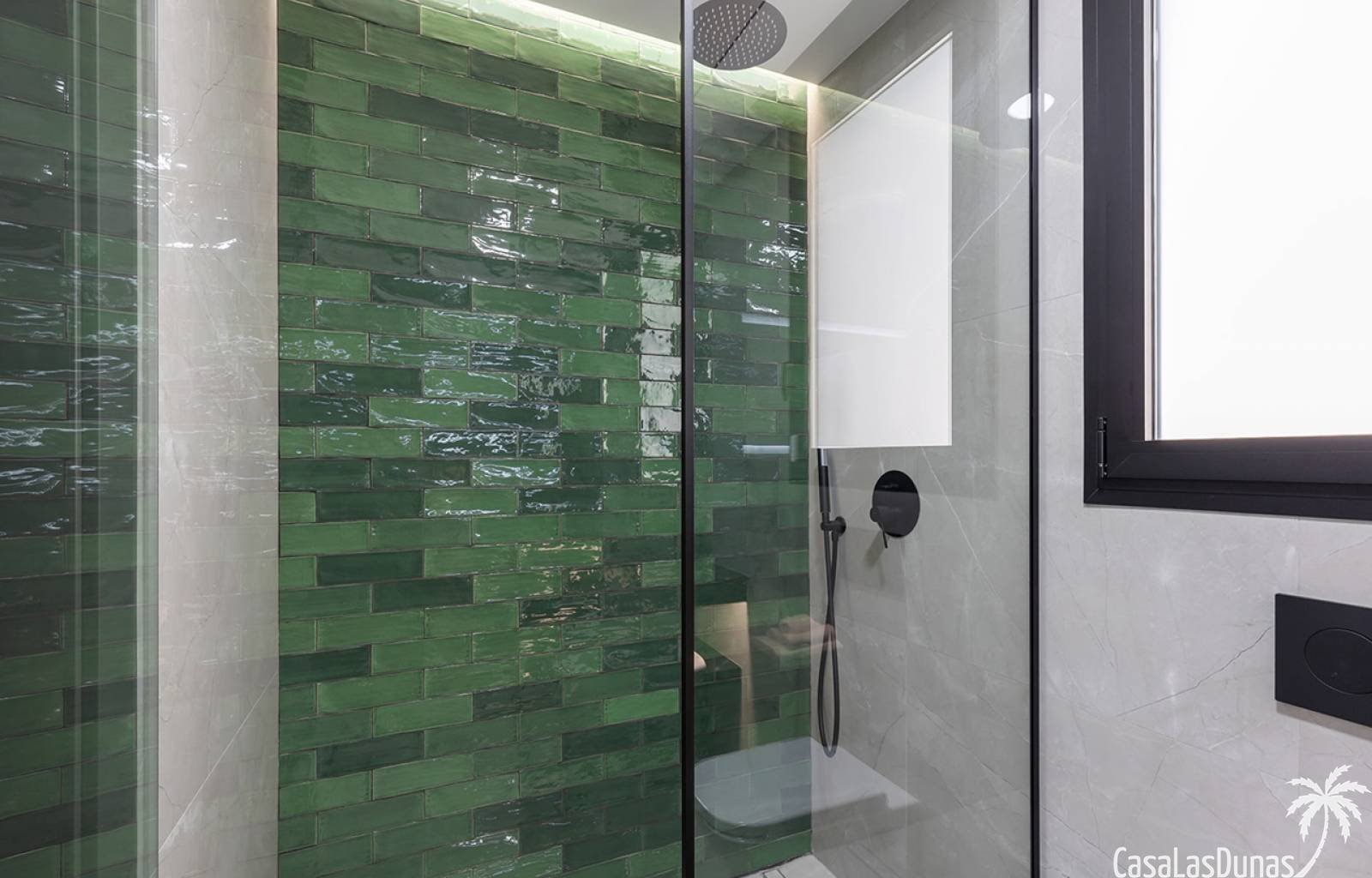  Betreten Sie eine Welt voller Komfort und Eleganz mit diesen neuen Villen in Los Balcones, Torrevieja. In einer ruhigen und exklusiven Gegend gelegen