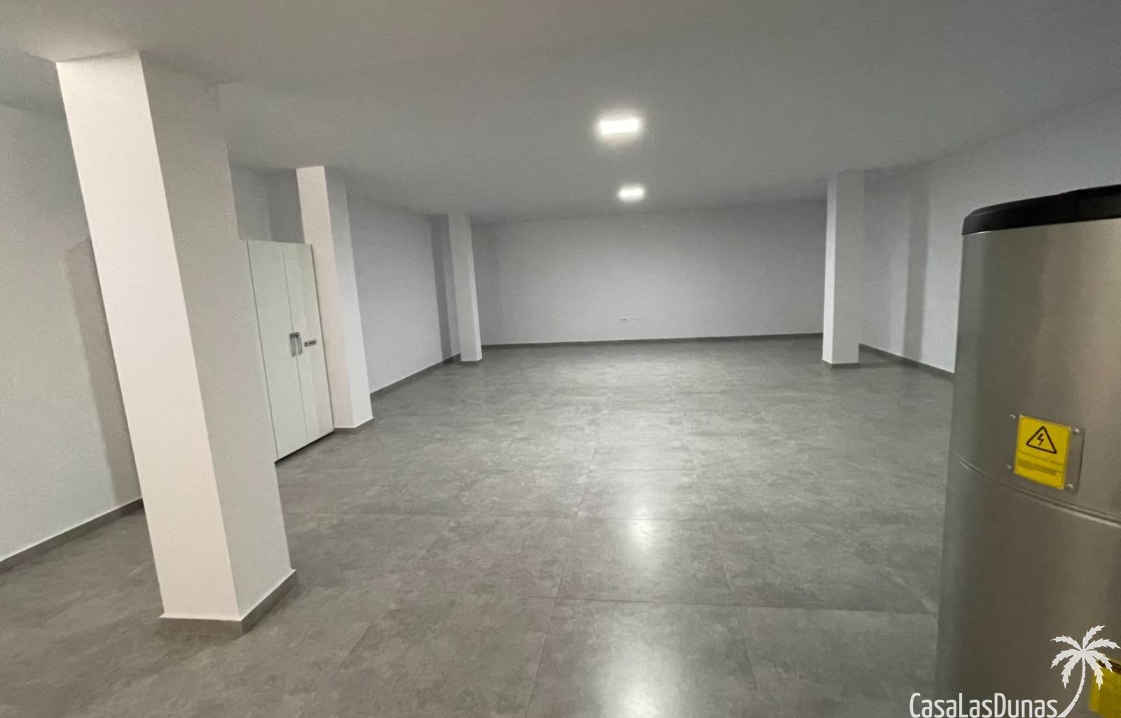  Diese elegante Villa mit 3 Schlafzimmern und 3 Bädern bietet Komfort, Privatsphäre und eine hochwertige Ausstattung. Ein Schlafzimmer und ein Badezim