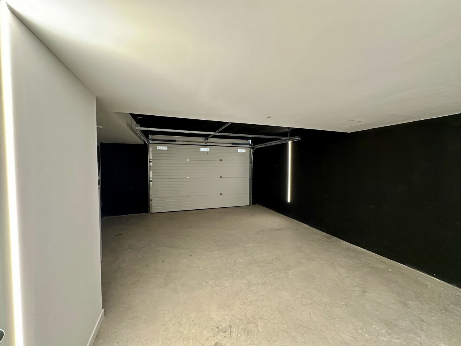  Diese exklusive Sammlung unabhängiger Häuser befindet sich in der charmanten Stadt Finestrat und bietet eine privilegierte Umgebung mit Meerblick. Di