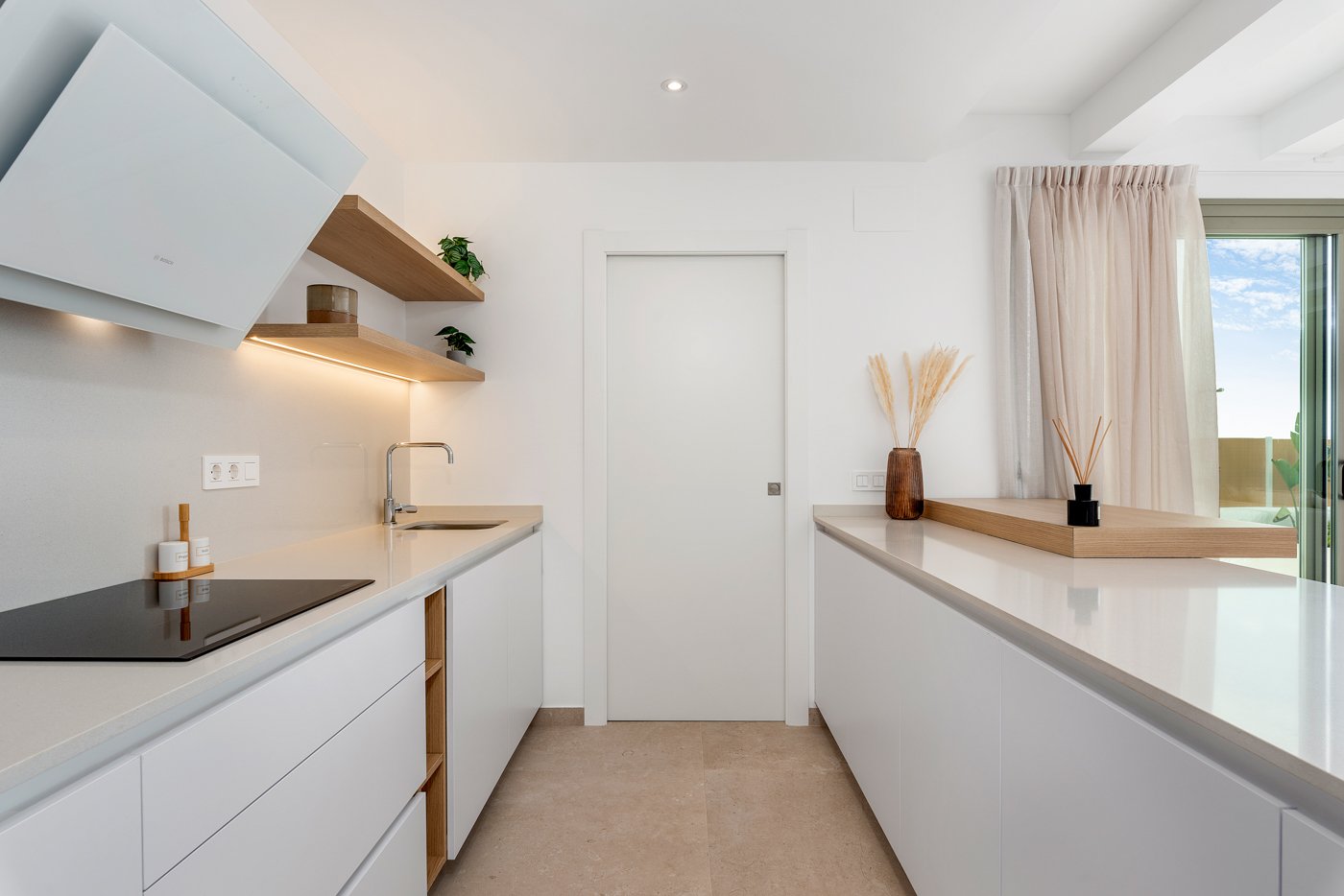  In der charmanten Stadt Los Alcázares gelegen, bietet dieser Komplex von 6 unabhängigen Immobilien einen exklusiven Lebensstil in einer privilegierte
