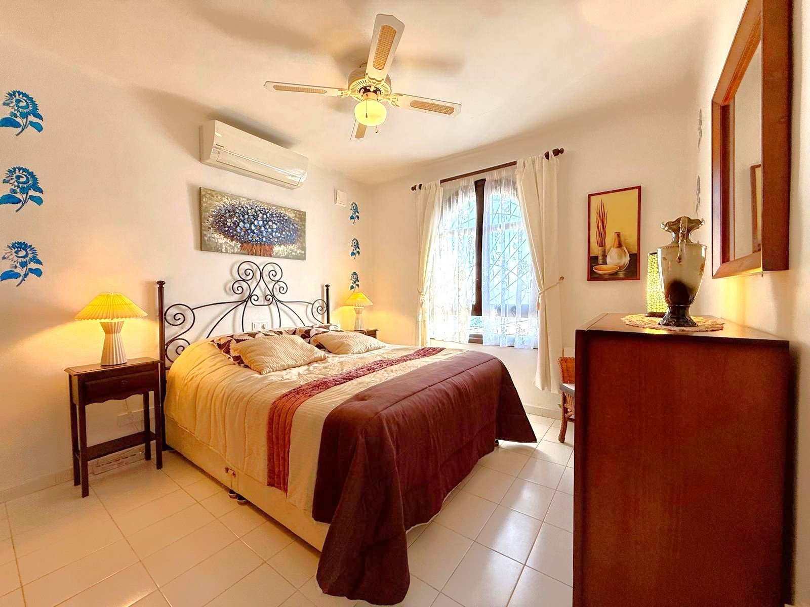   A traditional Spanish style very well maintained villa of 150 m2 including terraces,&amp;#13;&amp;#13;
on ground floor 3 bedrooms, of whic
