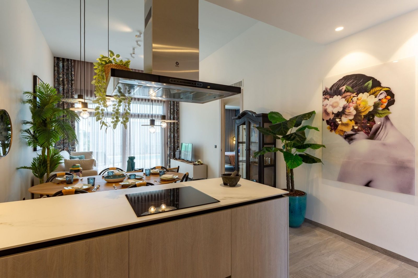  In der prestigeträchtigen Umgebung von La Finca Golf gelegen, bietet dieses Wohnensemble eine exklusive Auswahl von 10 Immobilien, darunter Apartment