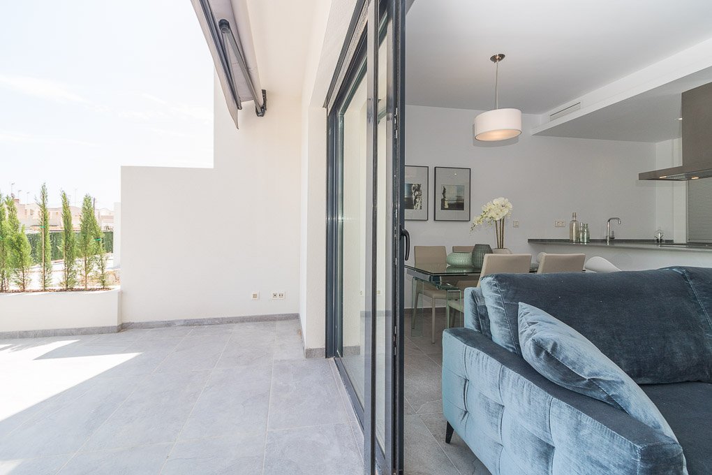  In der charmanten Stadt Torrevieja gelegen, bietet diese Wohnanlage eine Auswahl von 26 Bungalows, die in zwei Typen unterteilt sind: High-Bungalow u
