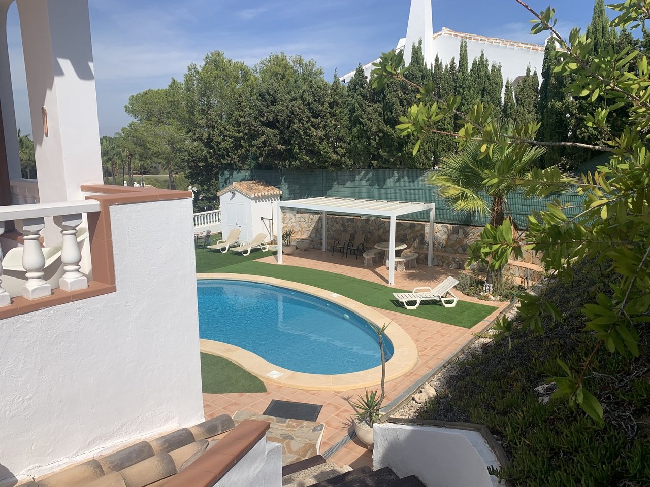   Price reduced to 849,900 Amazing Independent Villa with Golf Course Views in Villamartin**Discover this stunning 4-bedroom, Spanish-style villa, nes