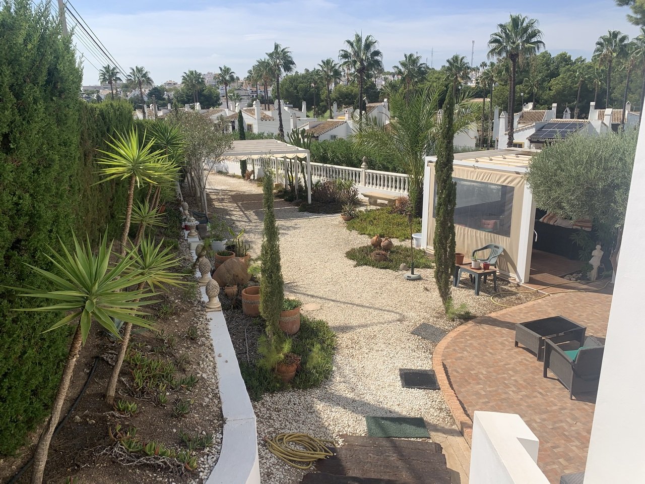   Price reduced to 849,900 Amazing Independent Villa with Golf Course Views in Villamartin**Discover this stunning 4-bedroom, Spanish-style villa, nes