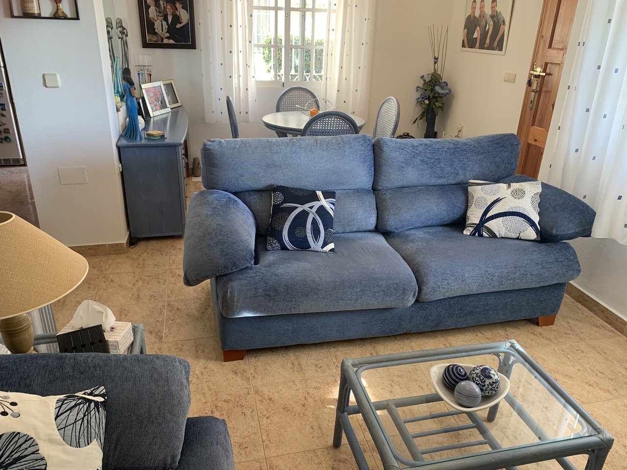   Fantastic opportunity with this 3 Bed, 2 Bath Detached Villa in Villamartin.Discover the charm of this spacious and versatile 3-bedroom, 2-bathroom 