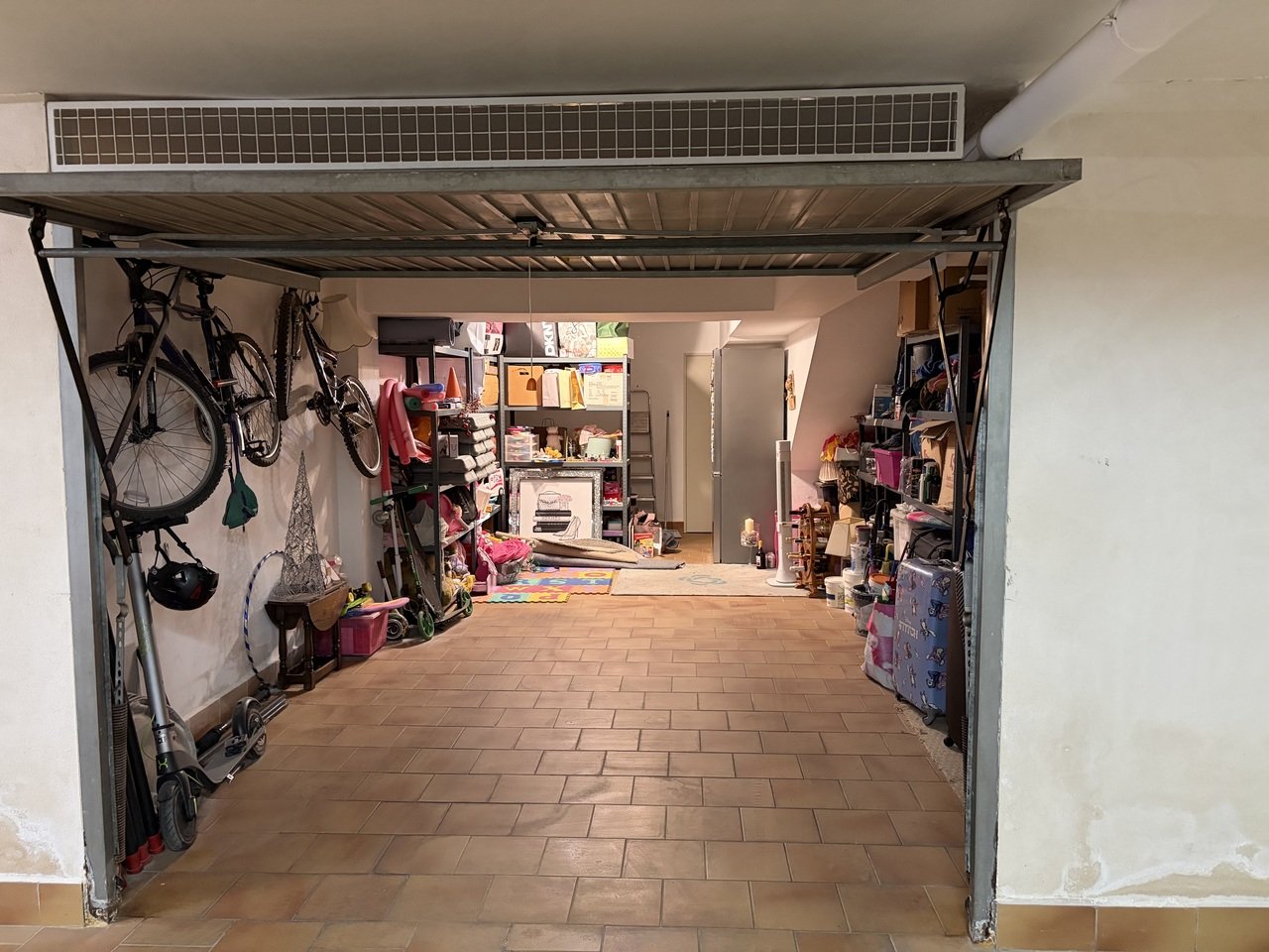   Outstanding 3 Bed, 3 Bath South facing Townhouse with large converted basement offering an additional room with En Suite bathroom. This is a fantast
