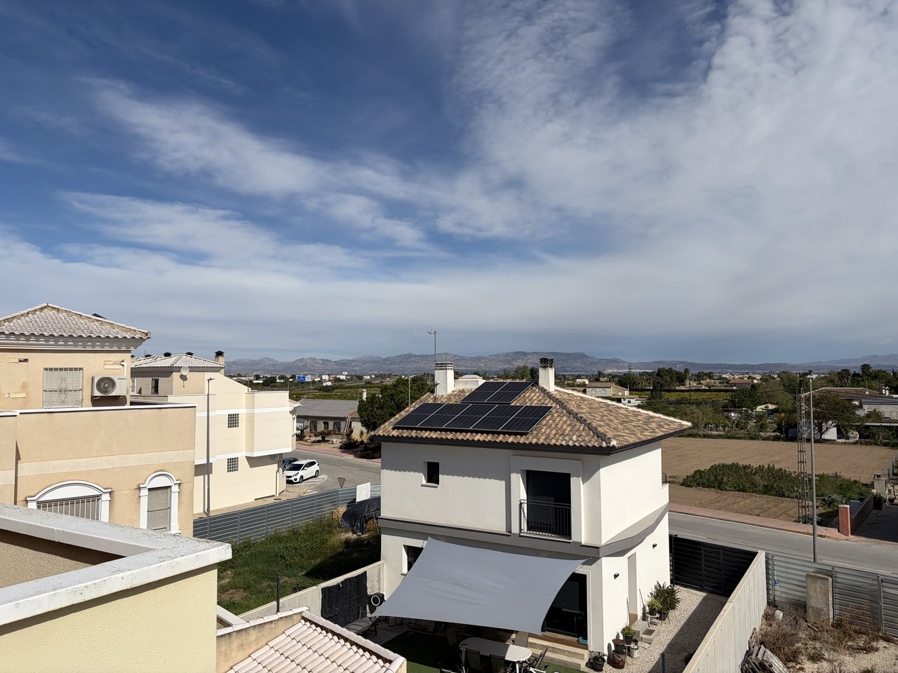   Outstanding 3 Bed, 3 Bath South facing Townhouse with large converted basement offering an additional room with En Suite bathroom. This is a fantast