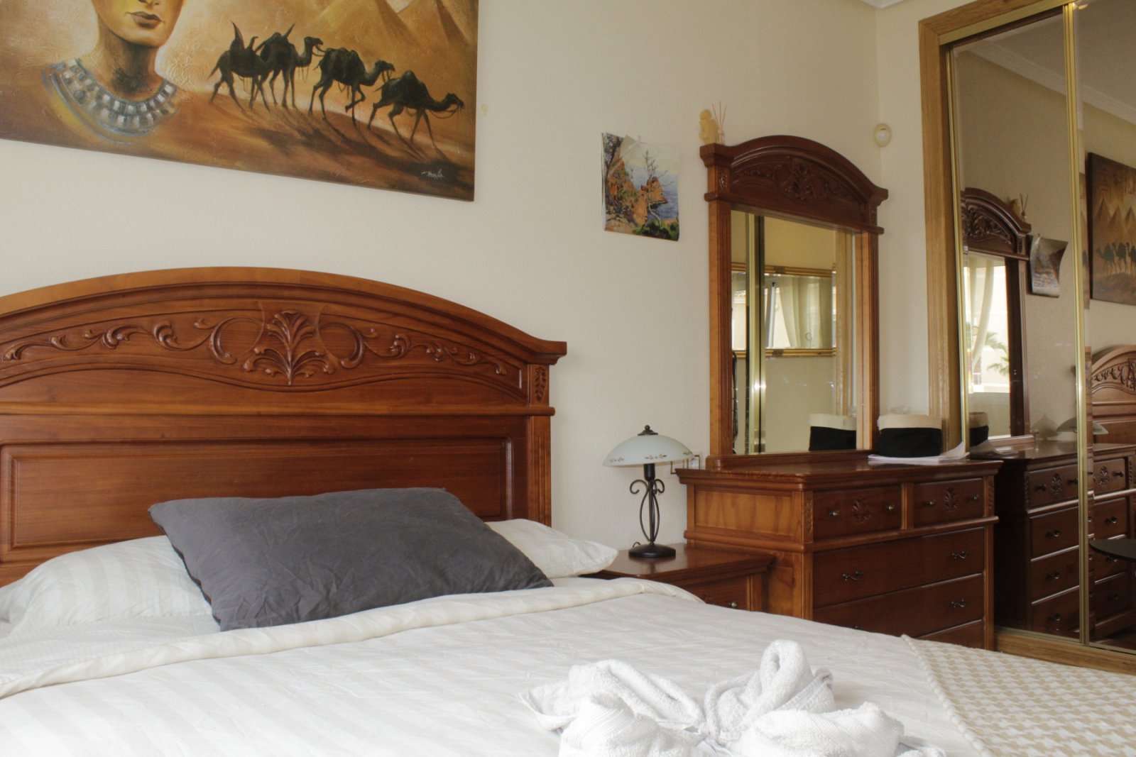  In der beliebten Wohnanlage Vista Azul in Villamartin, Orihuela Costa, bietet diese gepflegte Eck-Maisonette-Wohnung ein perfektes Gleichgewicht zwis