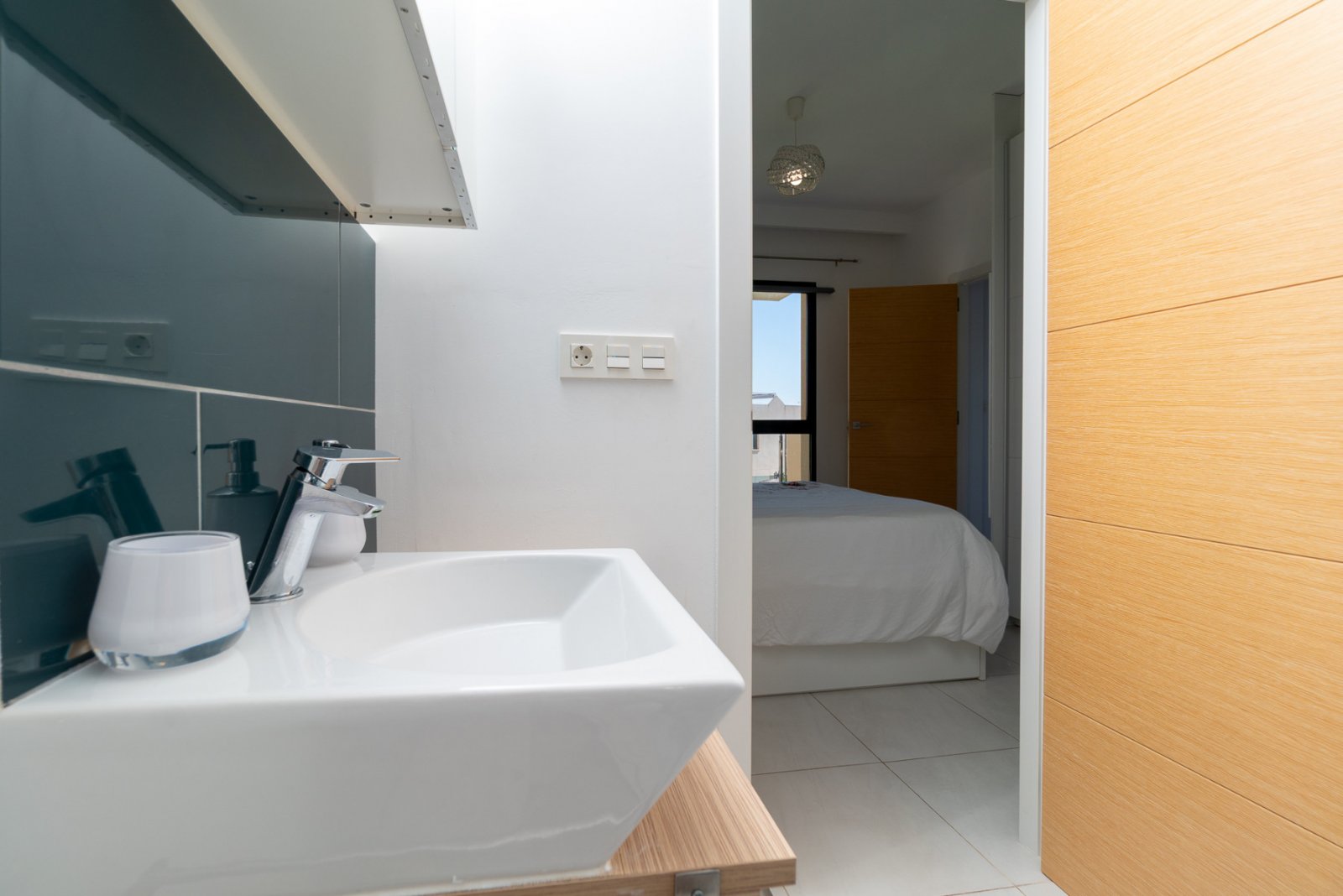  Einfach makellose Wohnung zum Verkauf im ersten Stock, gelegen in der prestigeträchtigen Anlage Sabrina in der Nähe des Einkaufszentrums Zenia Boulev
