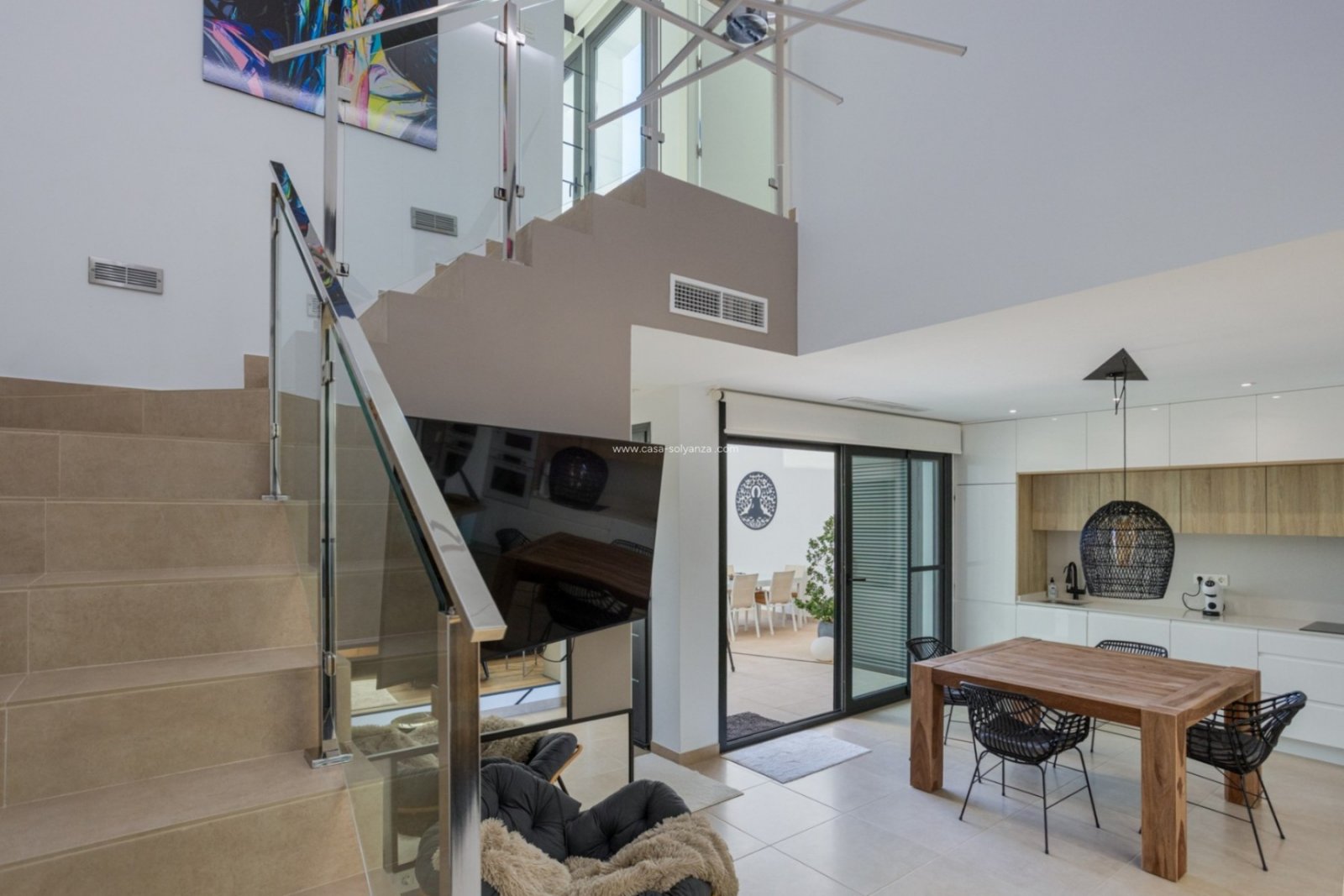   &amp;#13;&amp;#13;
Located in charming and highly popular Benijófar is this stylish and perfectly maintained townhouse from 2018. A contem