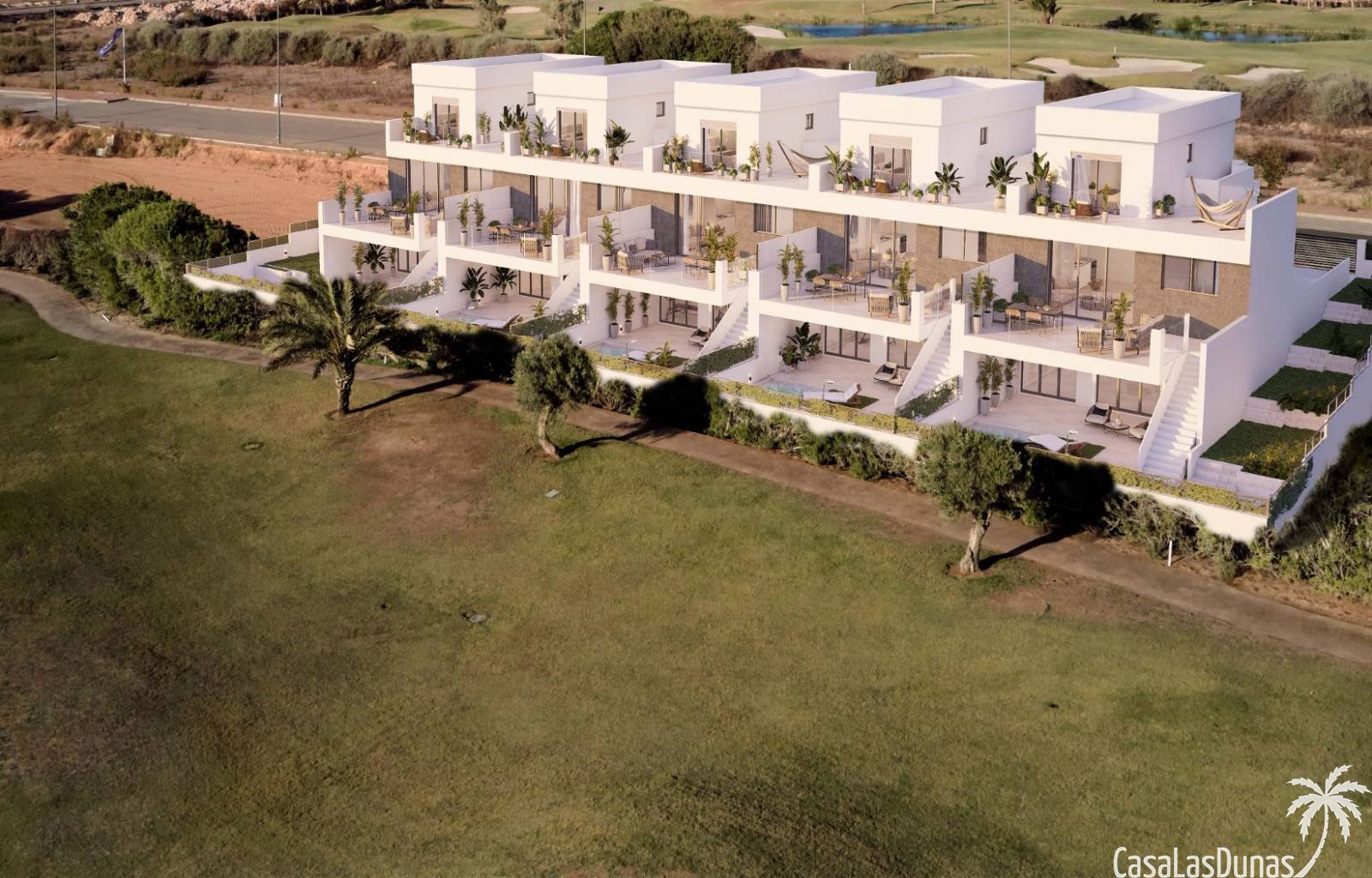 An der Costa Blanca Süd in Los Alcázares entstehen 5 wunderschöne Doppelhaushälften mit privaten Swimmingpools. Die Häuser haben alle einen herrliche
