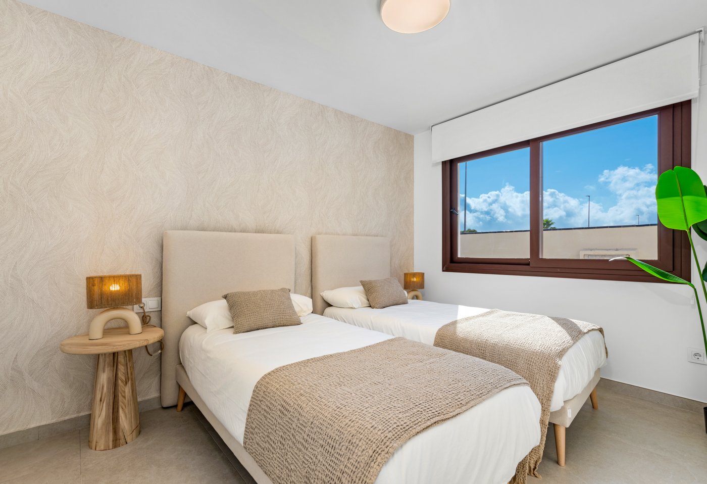Im charmanten Ort Pilar de la Horadada gelegen, bietet dieses Ensemble freistehender Chalets eine einzigartige Gelegenheit, das Leben an der Costa Bl