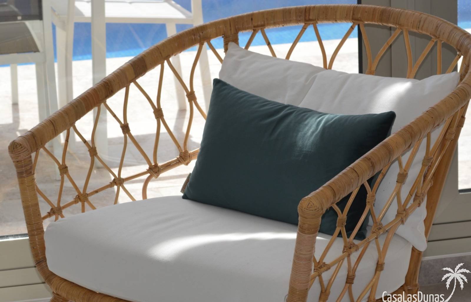  Diese elegante Villa mit 3 Schlafzimmern und 3 Bädern bietet Komfort, Privatsphäre und eine hochwertige Ausstattung. Ein Schlafzimmer und ein Badezim