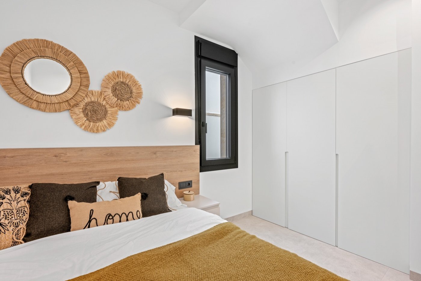 Located in Blue Lagoon, within walking distance of all amenities, is this beautiful villa, originally a show house for the project. This is immediat