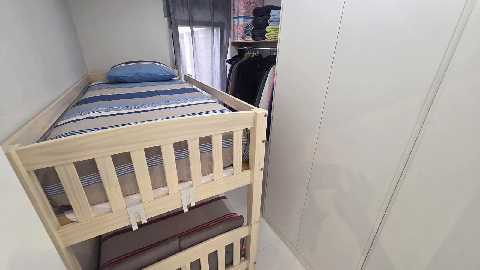 Entdecken Sie diese außergewöhnliche Erdgeschosswohnung mit 3 Schlafzimmern und 2 Bädern in der begehrten Gegend von Villamartín – Los Dolses an der 