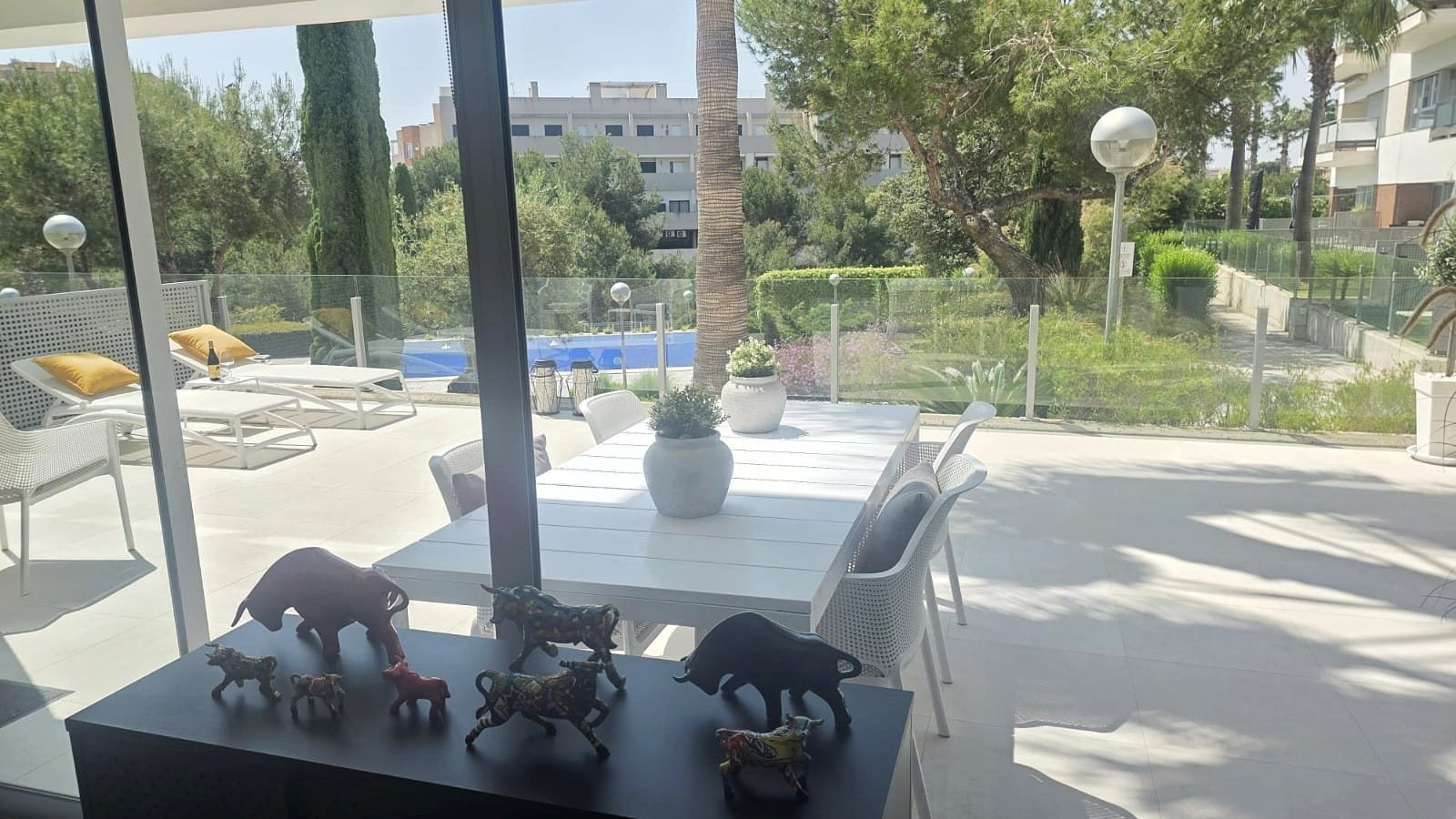  Entdecken Sie diese außergewöhnliche Erdgeschosswohnung mit 3 Schlafzimmern und 2 Bädern in der begehrten Gegend von Villamartín – Los Dolses an der 