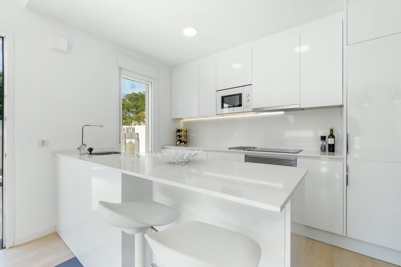 Elegant 3 Bed, 2 Bath Villa with Pool and Smart Home Technology for SaleDiscover this unique and sophisticated villa situated on a generous South We