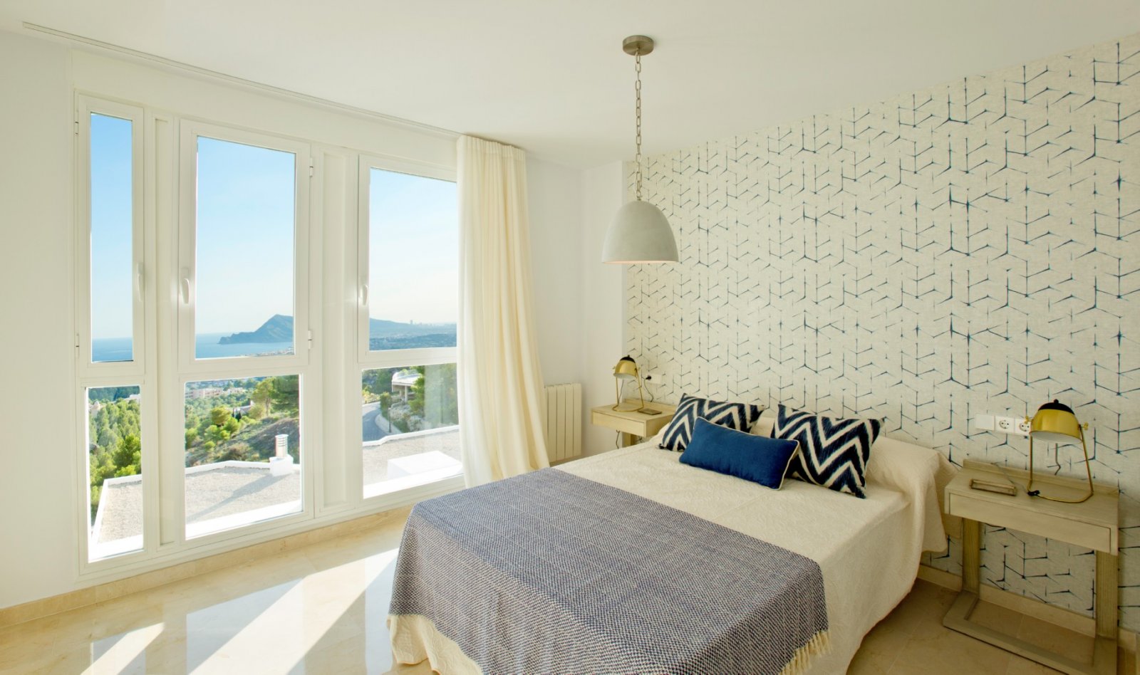  Diese Immobilien befinden sich in der exklusiven Ortschaft Altea und bieten ein einzigartiges Wohnerlebnis mit beeindruckendem Meerblick. Die Anlage 