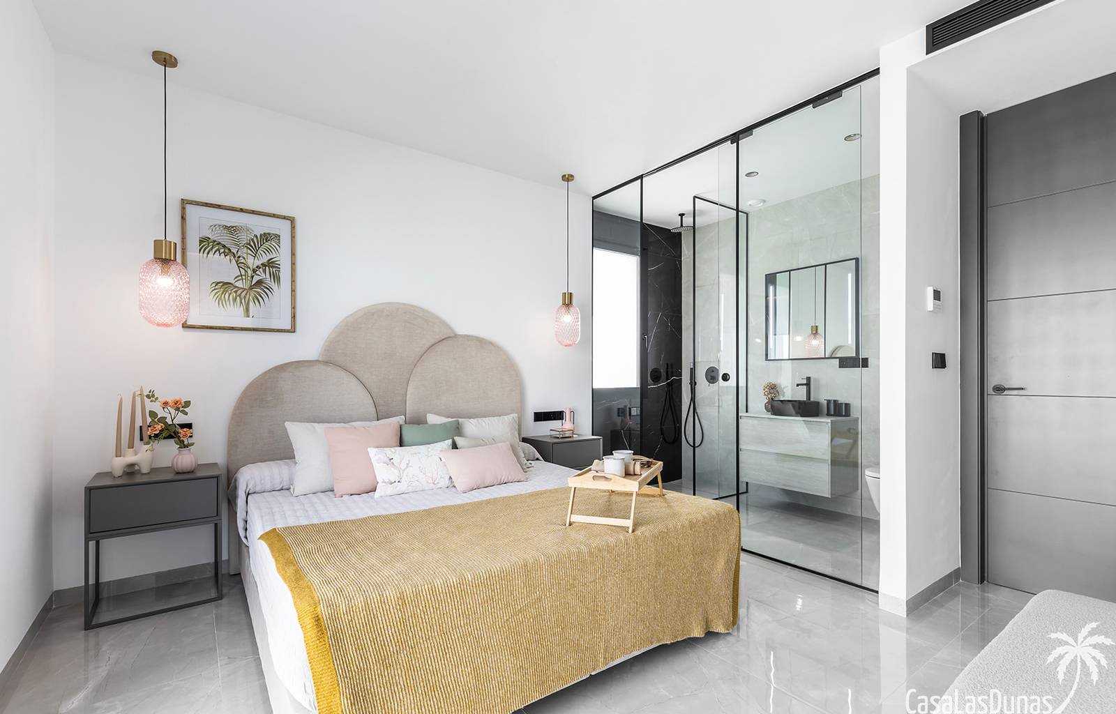 Betreten Sie eine Welt voller Komfort und Eleganz mit diesen neuen Villen in Los Balcones, Torrevieja. In einer ruhigen und exklusiven Gegend gelegen