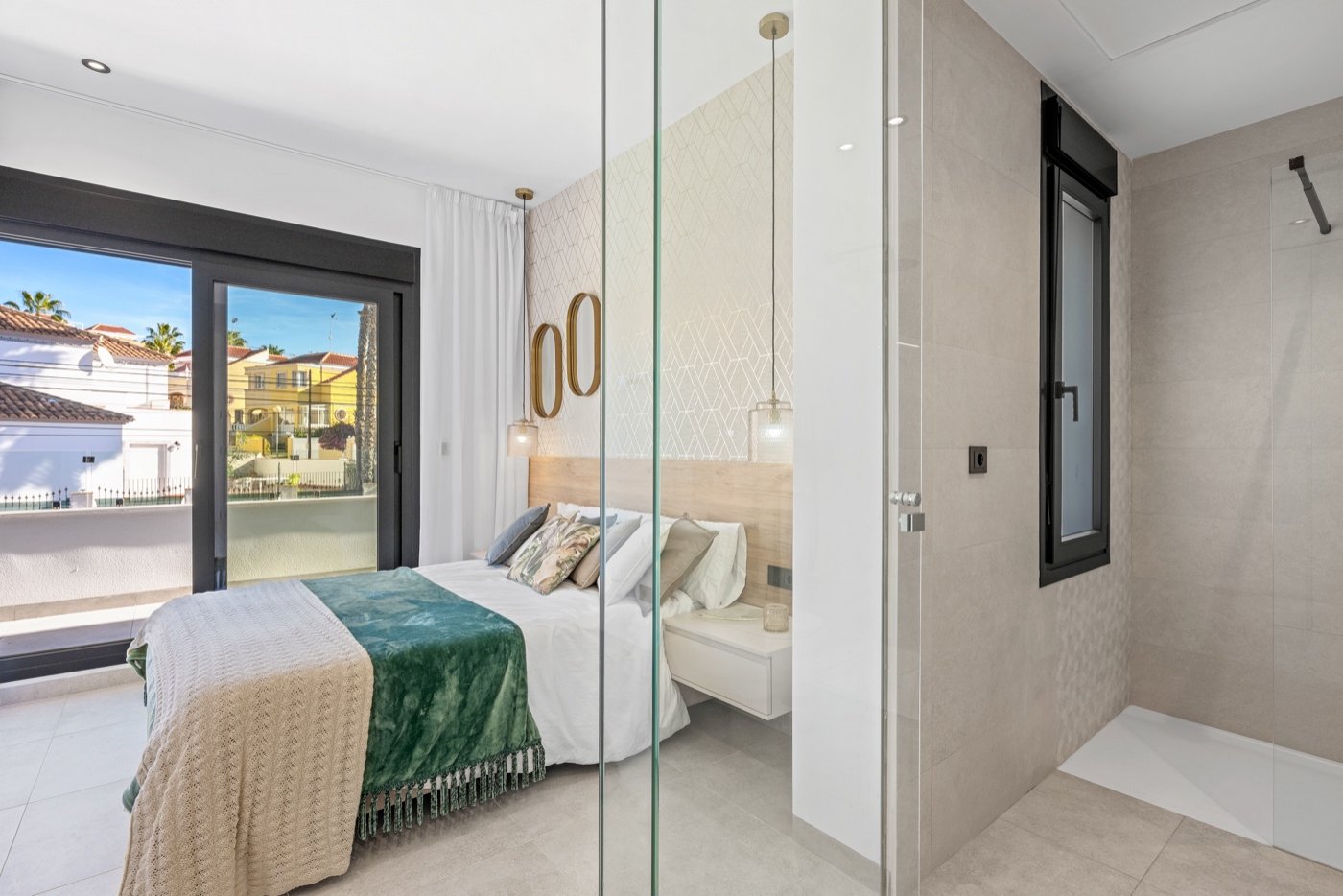 Located in Blue Lagoon, within walking distance of all amenities, is this beautiful villa, originally a show house for the project. This is immediat