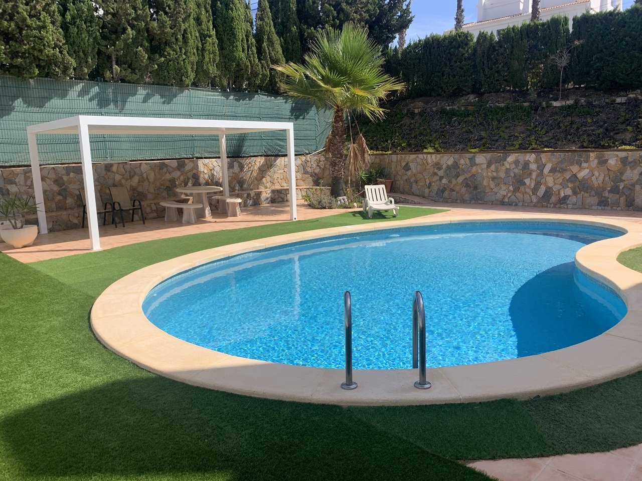 Price reduced to 849,900 Amazing Independent Villa with Golf Course Views in Villamartin**Discover this stunning 4-bedroom, Spanish-style villa, nes
