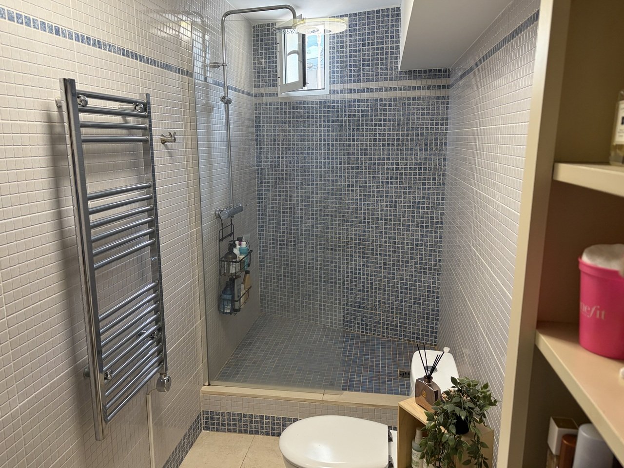   Outstanding 3 Bed, 3 Bath South facing Townhouse with large converted basement offering an additional room with En Suite bathroom. This is a fantast