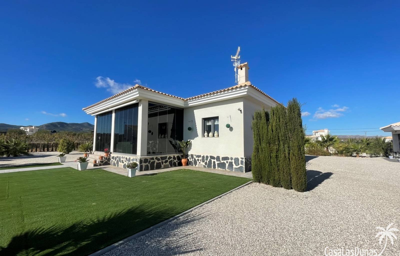 Bauen Sie Ihre eigene Traumvilla in Pinoso ! Es besteht die Möglichkeit, zwischen einem traditionellen Baustil und einem modernen Stil zu wählen. Das