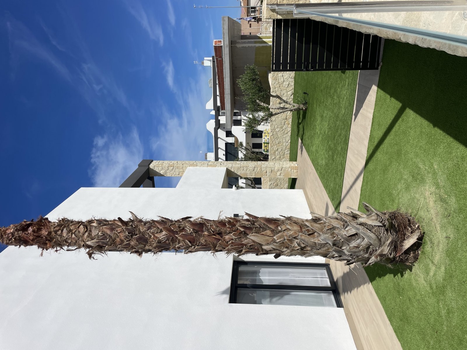  In der charmanten Stadt Torrevieja gelegen, bietet diese Wohnanlage eine Vielzahl von Wohnungen, die sich an unterschiedliche Bedürfnisse und Lebenss