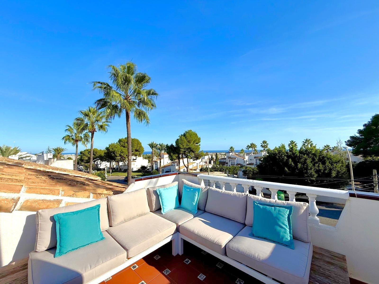   A traditional Spanish style very well maintained villa of 150 m2 including terraces,&amp;#13;&amp;#13;
on ground floor 3 bedrooms, of whic