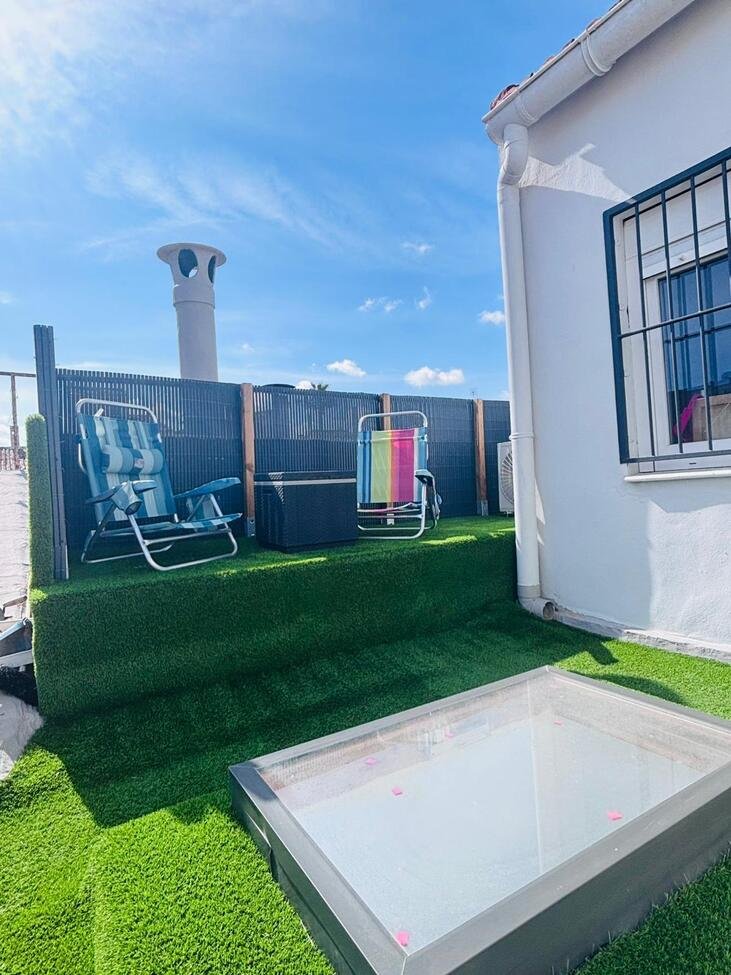   Located in the heart of the vibrant town of San Miguel de Salinas in the beautiful Alicante Province, this fully renovated four-bedroom townhouse of